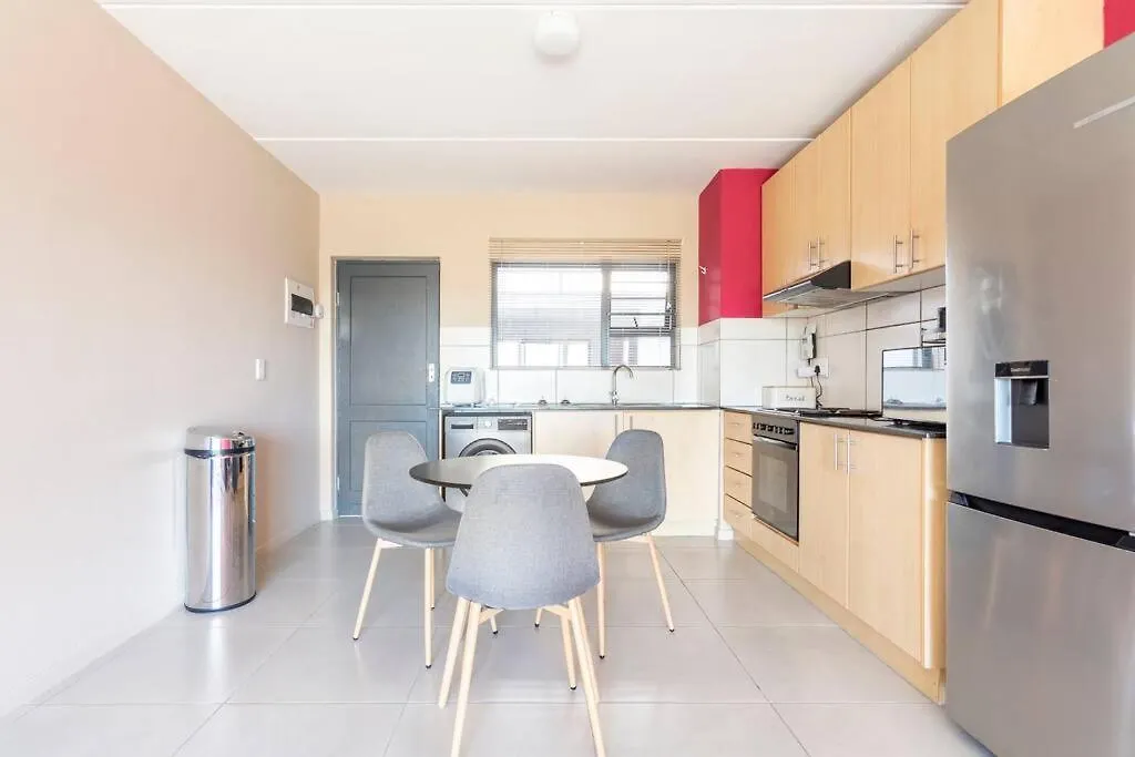 The Cozy Retreat, 2-Bedroom Apartment In Parklands, Le Cap 0*,