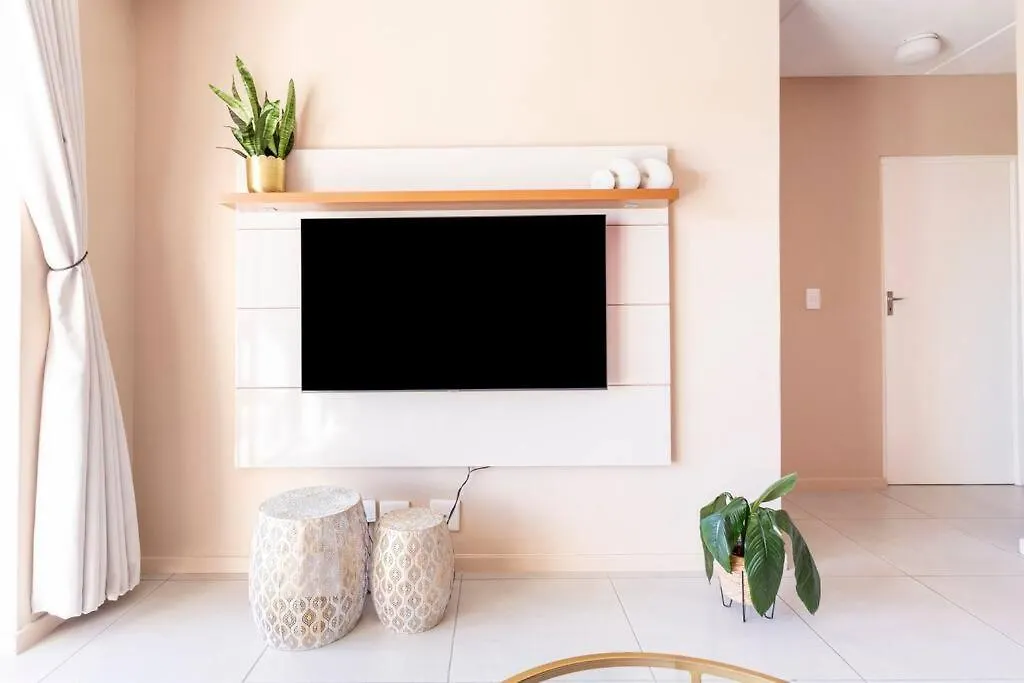 The Cozy Retreat, 2-Bedroom Apartment In Parklands, Le Cap